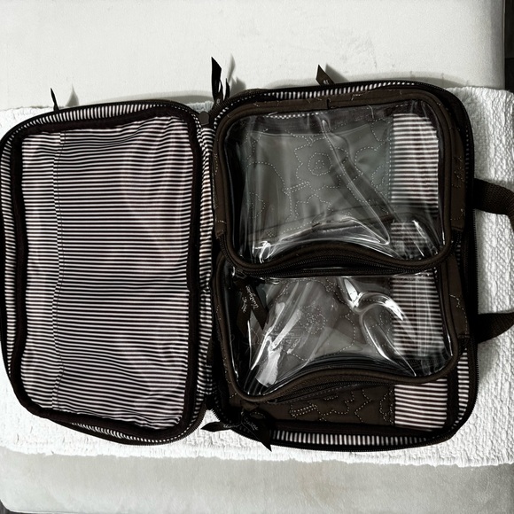 thirty-one Brown Quilted Poppy  Zipper Makeup/Toiletry bag - Picture 10 of 11